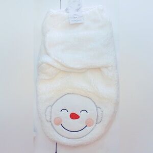 Cute White Baby Blanket with Snowman Design